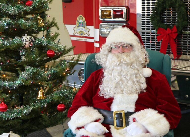 Coeur d'Alene Fire Department's Photos with Santa